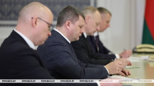 "Даже в семье люди планируют свою жизнь". Лукашенко потребовал перейти к четким планам в экономике