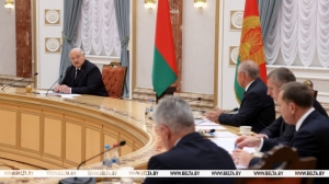 "Вы имеете право на все". Лукашенко о "пассивности" Конституционного Суда