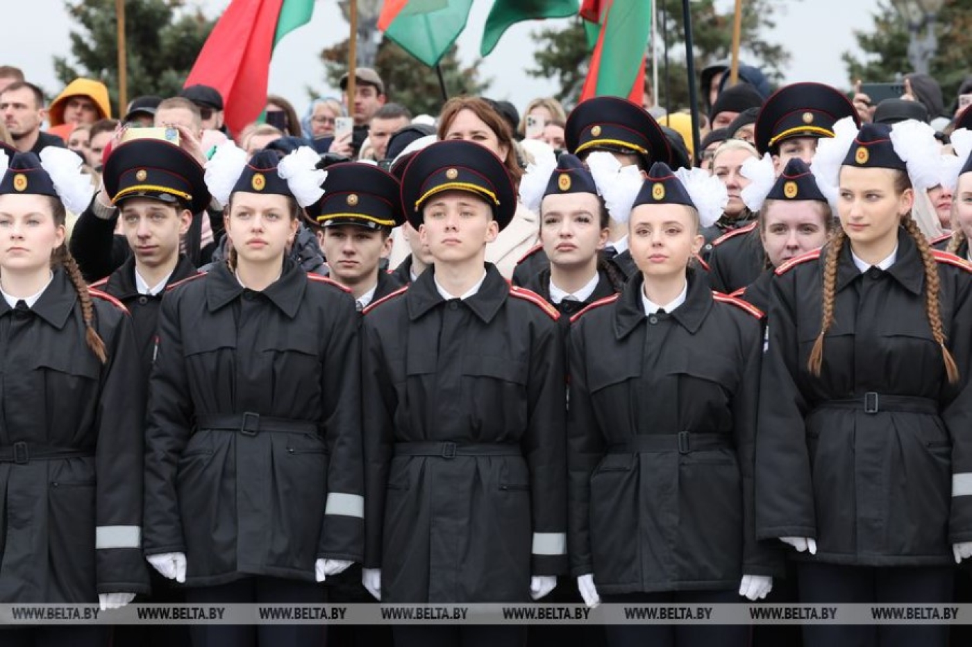 Лукашенко: Беларусь - за справедливый мир и решение любых проблем путем диалога