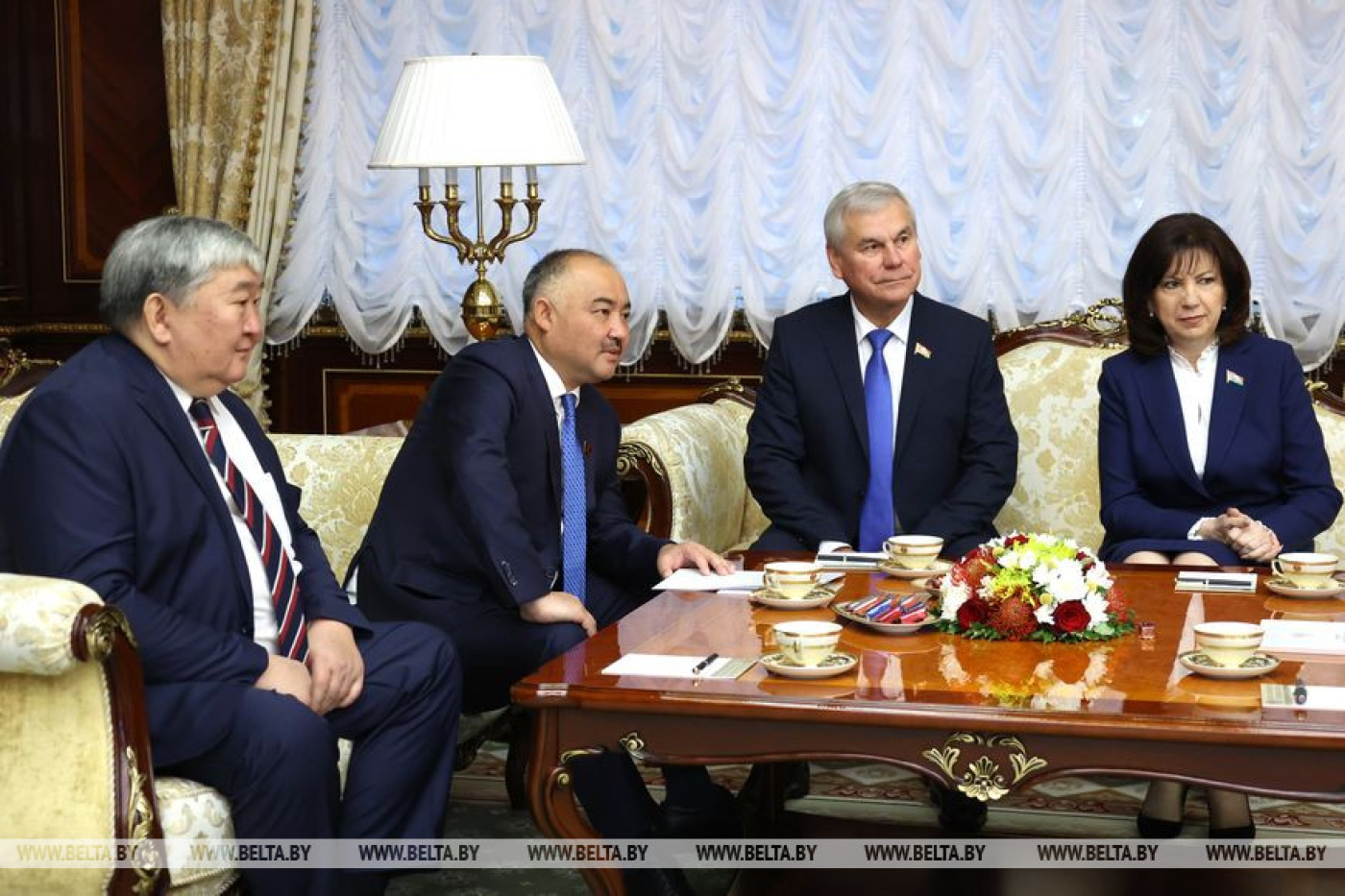 Лукашенко: от многополярного мира пользу будут иметь все государства