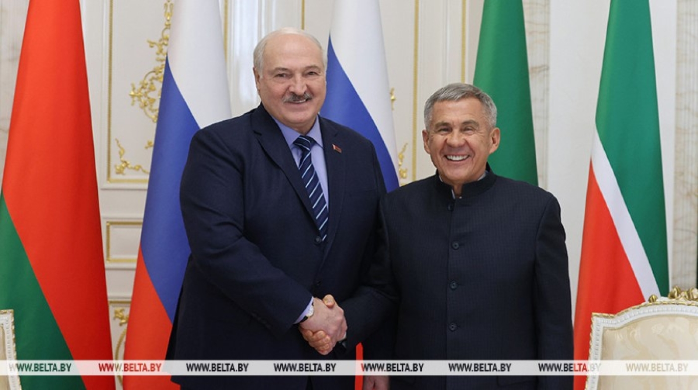 Глава Татарстана вручил Александру Лукашенко орден Дружбы