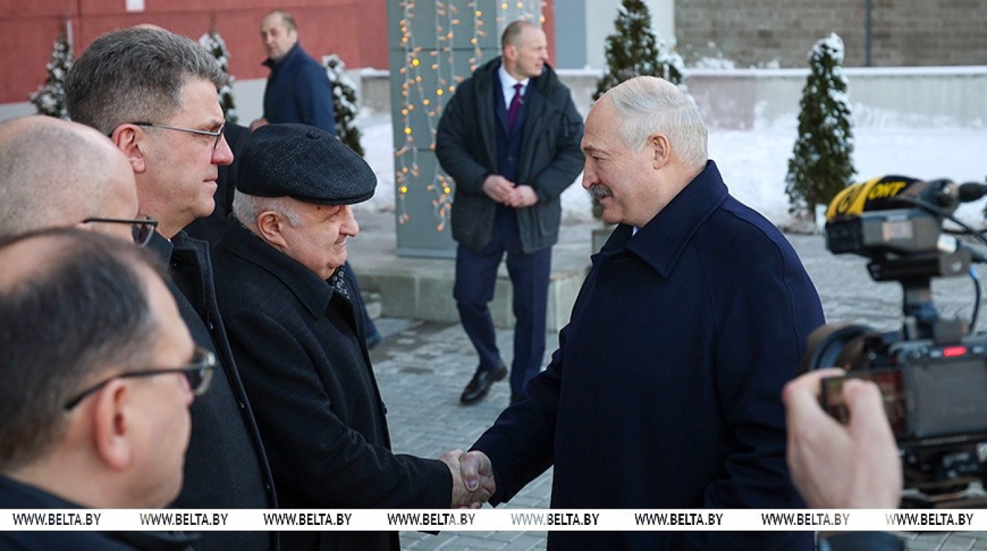 Лукашенко посетил ОАО "Планар" и принял участие в запуске уникального производства