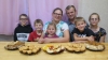 Красивый дом и большая семья