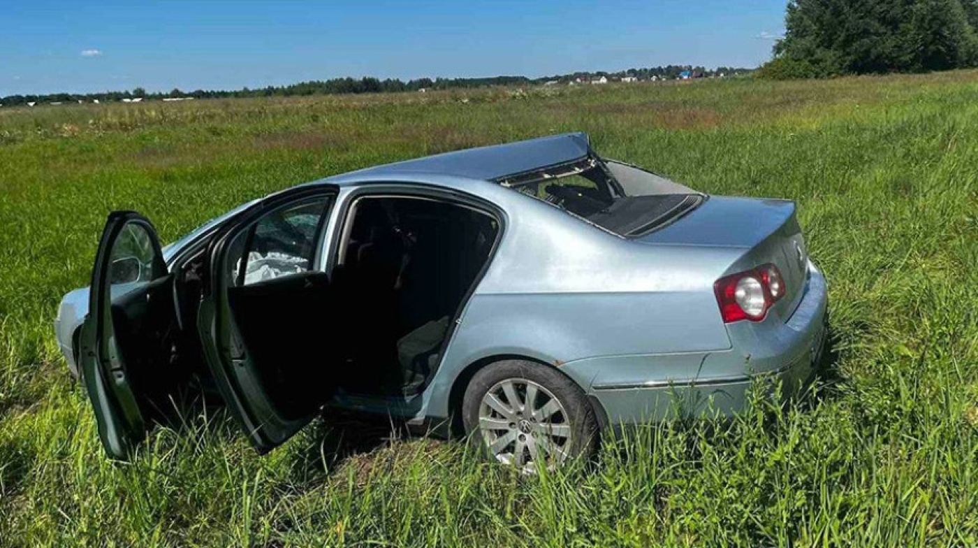В Пуховичском районе легковушка столкнулась с погрузчиком, погибла женщина