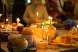 Медовый Спас. Священнослужитель об истинном смысле праздника и церковной традиции