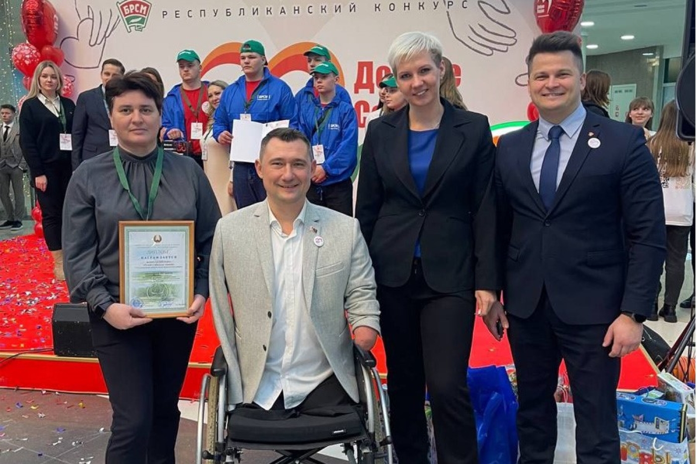 В ТЦ " Столица" проходит торжественное награждение республиканского конкурса «Молодежь за чистоту городов и сел»