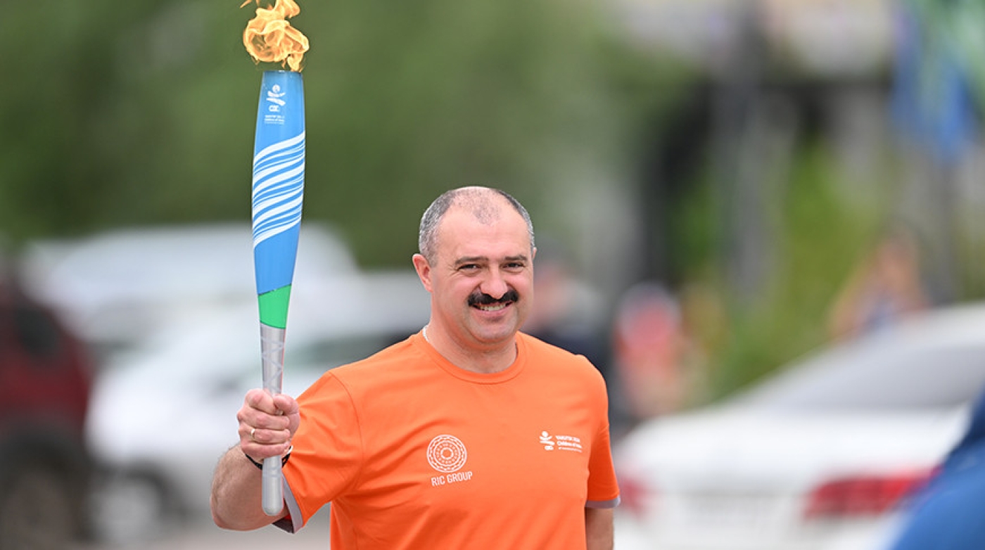 Глава НОК Беларуси принял участие в эстафете огня VIII Игр "Дети Азии" в Якутске