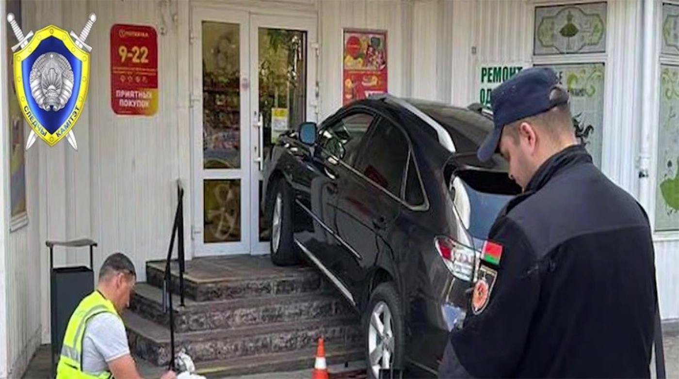 В Молодечно в результате неудачной парковки под колесами иномарки погибла пешеход