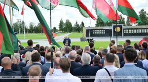 Лукашенко: лучше под мирным светлым небом бороться за историческую правду