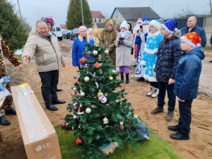 Участники акции «Единая Минщина — сердце Беларуси» уже порадовали детишек в Дзержинском и Борисовском районах