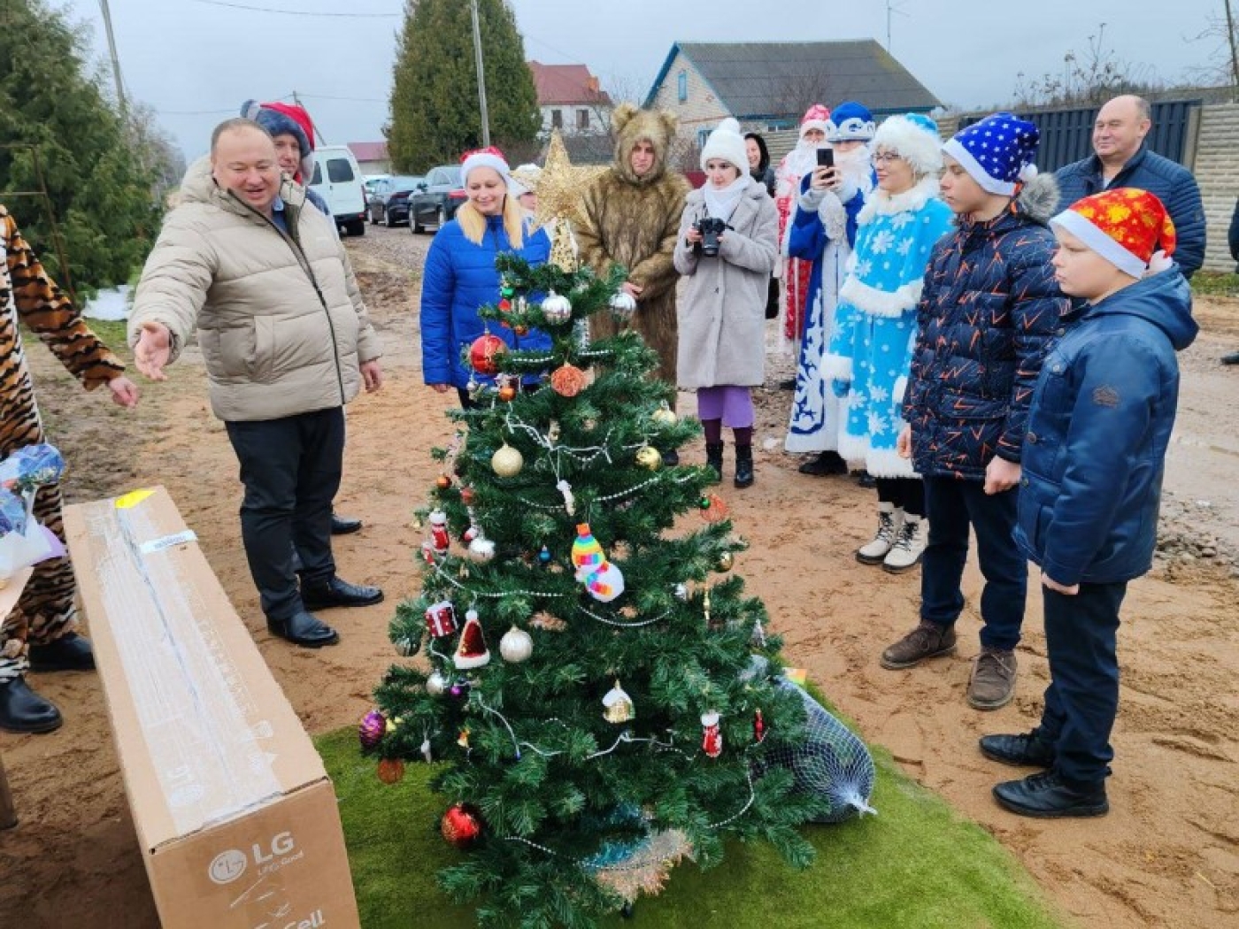 Участники акции «Единая Минщина — сердце Беларуси» уже порадовали детишек в Дзержинском и Борисовском районах