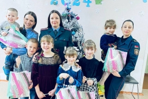 Раз в году каждый из нас возвращается в детство и начинает верить в новогоднее волшебство