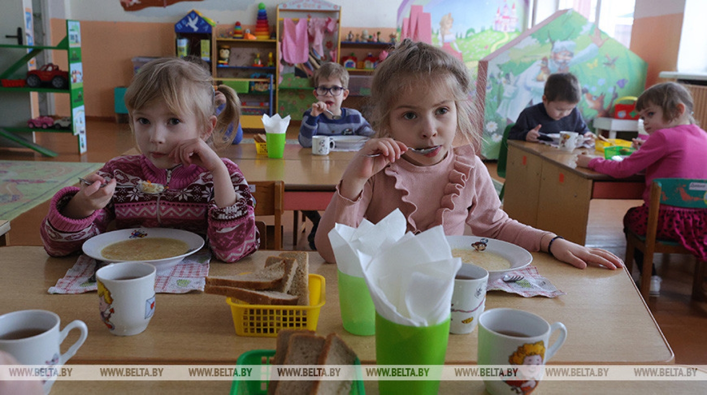 Лукашенко предложил посмотреть на режим работы детских садов и подстроиться под родителей