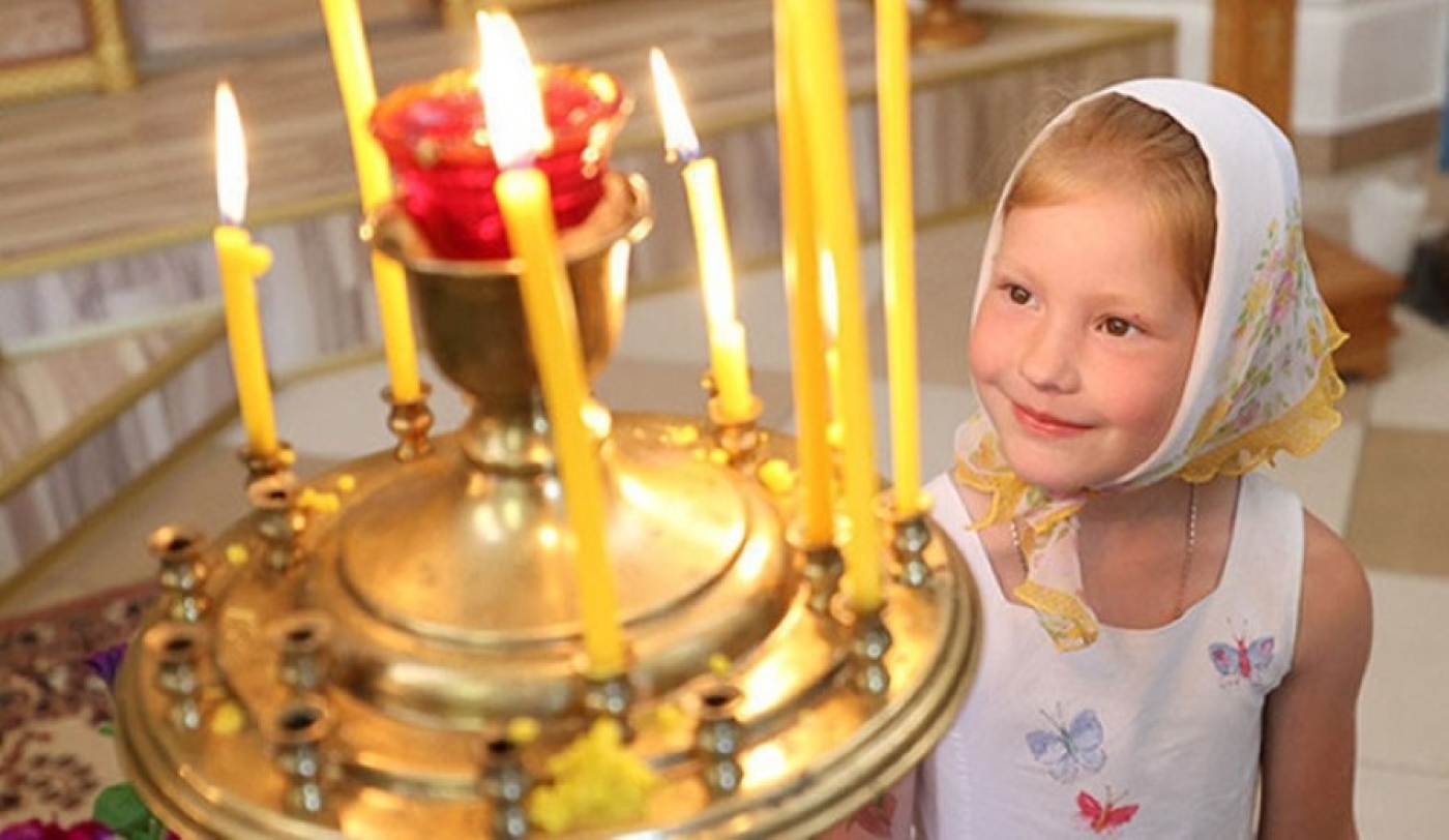 Православные верующие празднуют Успение Пресвятой Богородицы