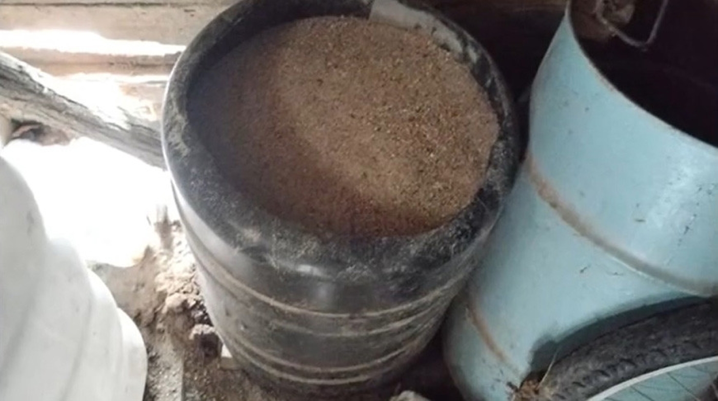 В Жлобинском районе трое работников сельхозпредприятия похитили 1,7 тонны комбикорма