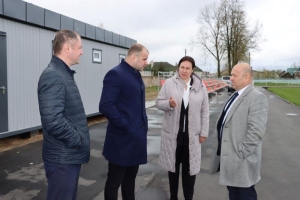 Раздевалки и душевые кабинки!