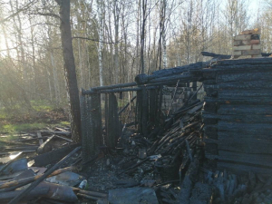 От костра сгорела баня…