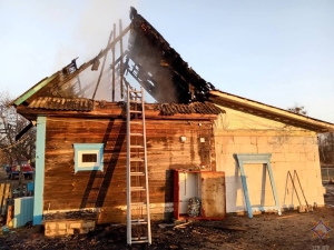 Из троих детей спаслись двое