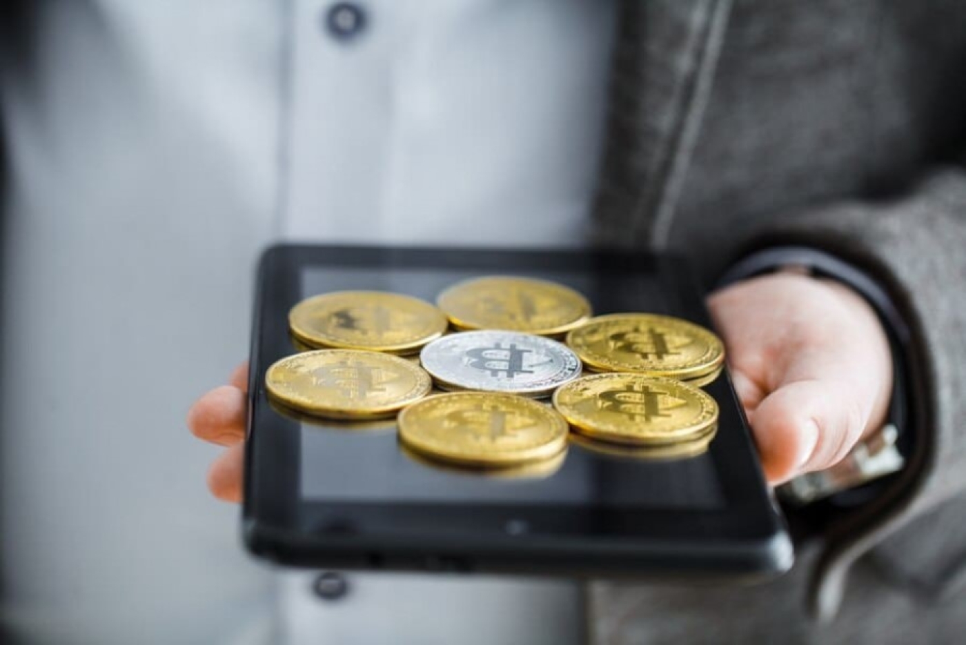 Физическим лицам об операциях с цифровыми знаками (токенами)