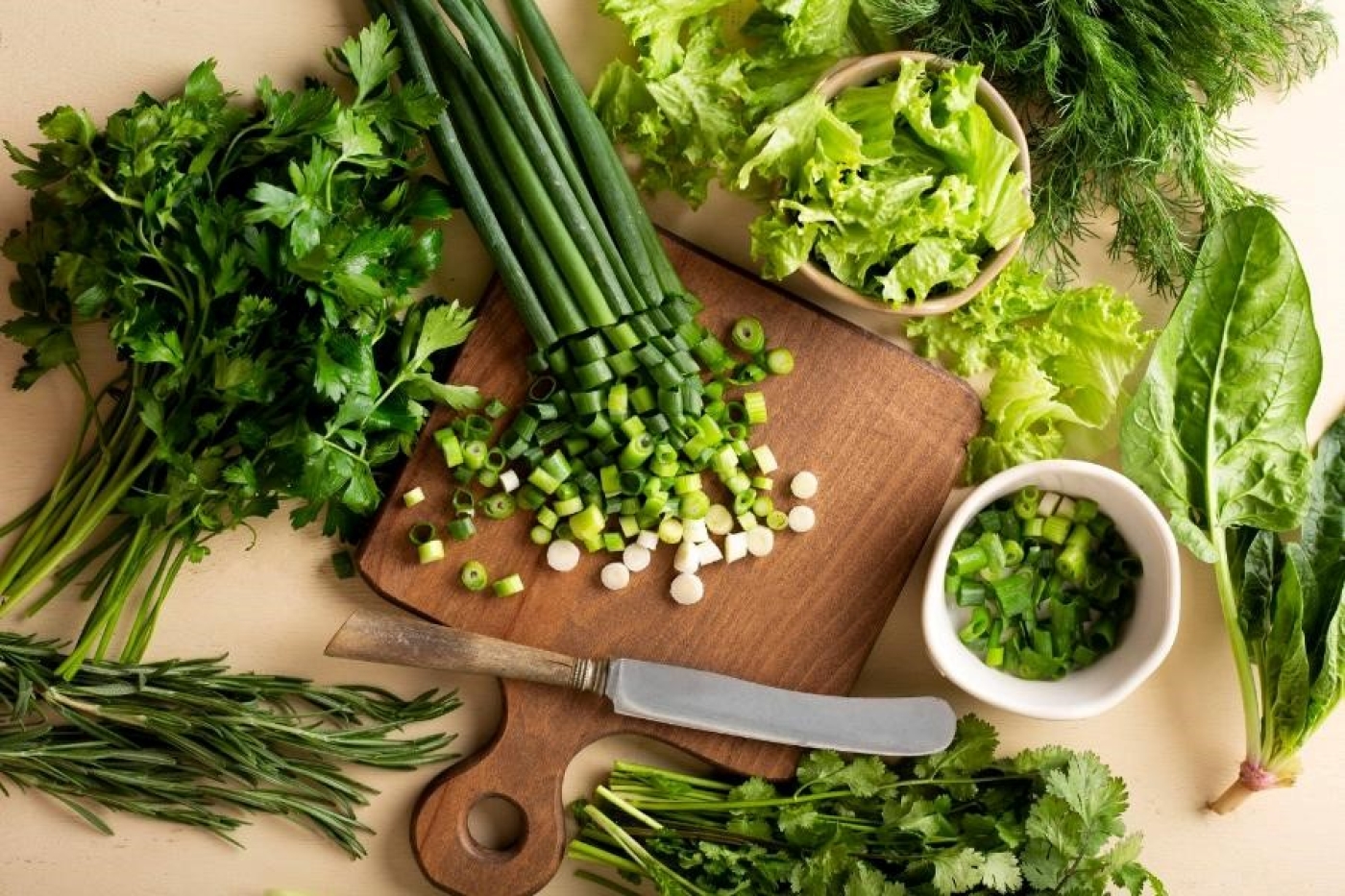 Какую зелень нужно добавить в рацион весной?