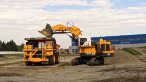 Премьер-министр Беларуси, губернатор Минской области и министр промышленности поздравили «БЕЛАЗ» с юбилеем