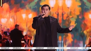 Певец из Казахстана лидирует по итогам первого дня конкурса "Витебск" на "Славянском базаре"