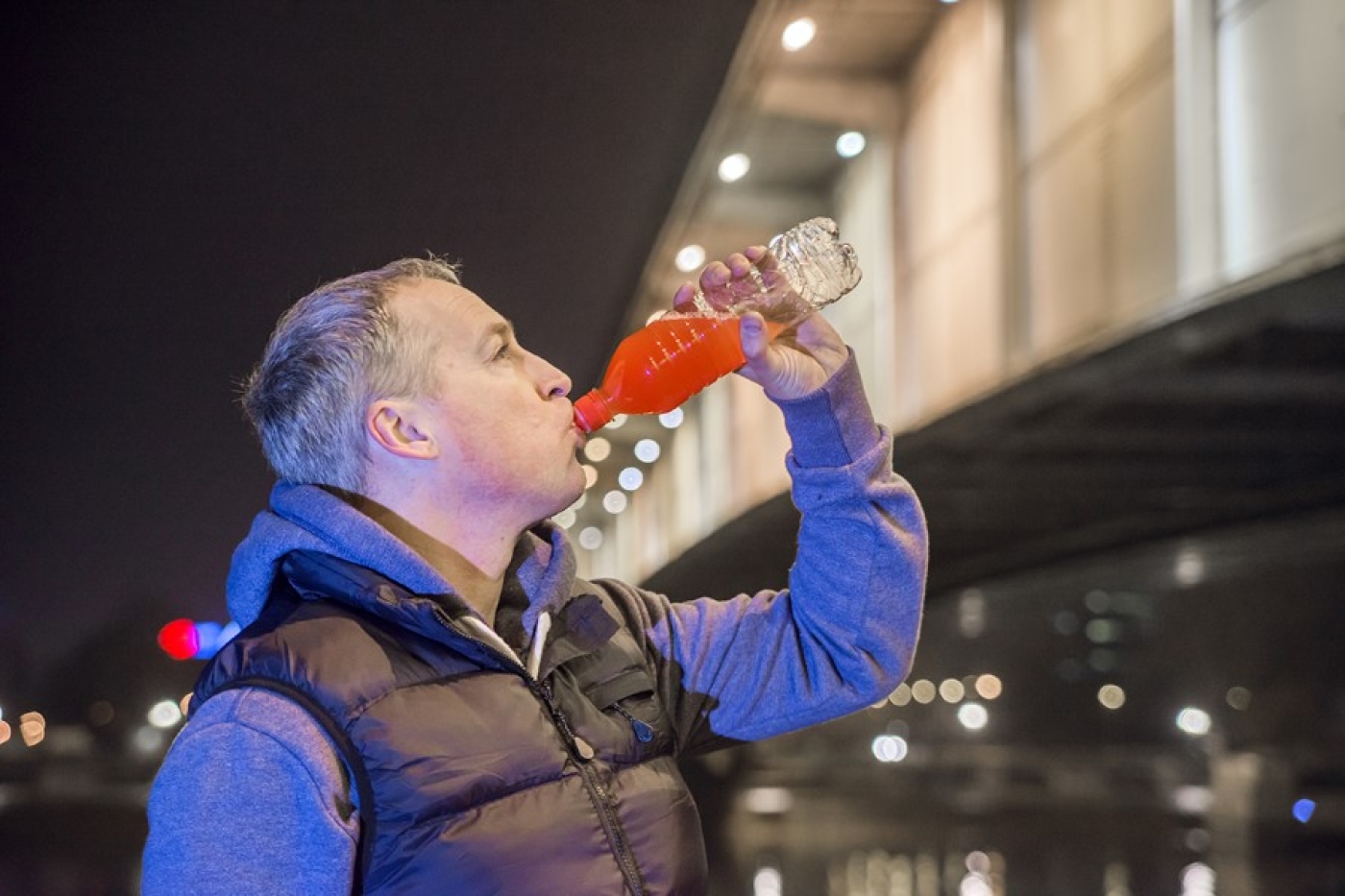 Врач рассказал, из чего состоят энергетики и как они влияют на организм