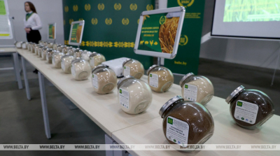 Лукашенко поручил продумать новые шаги в развитии рыбоводства с учетом современных комбикормов БНБК