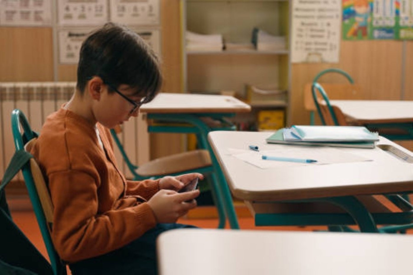 Выгнать за плохое поведение с урока нельзя – учителям назвали 6 разрешенных методов дисциплины