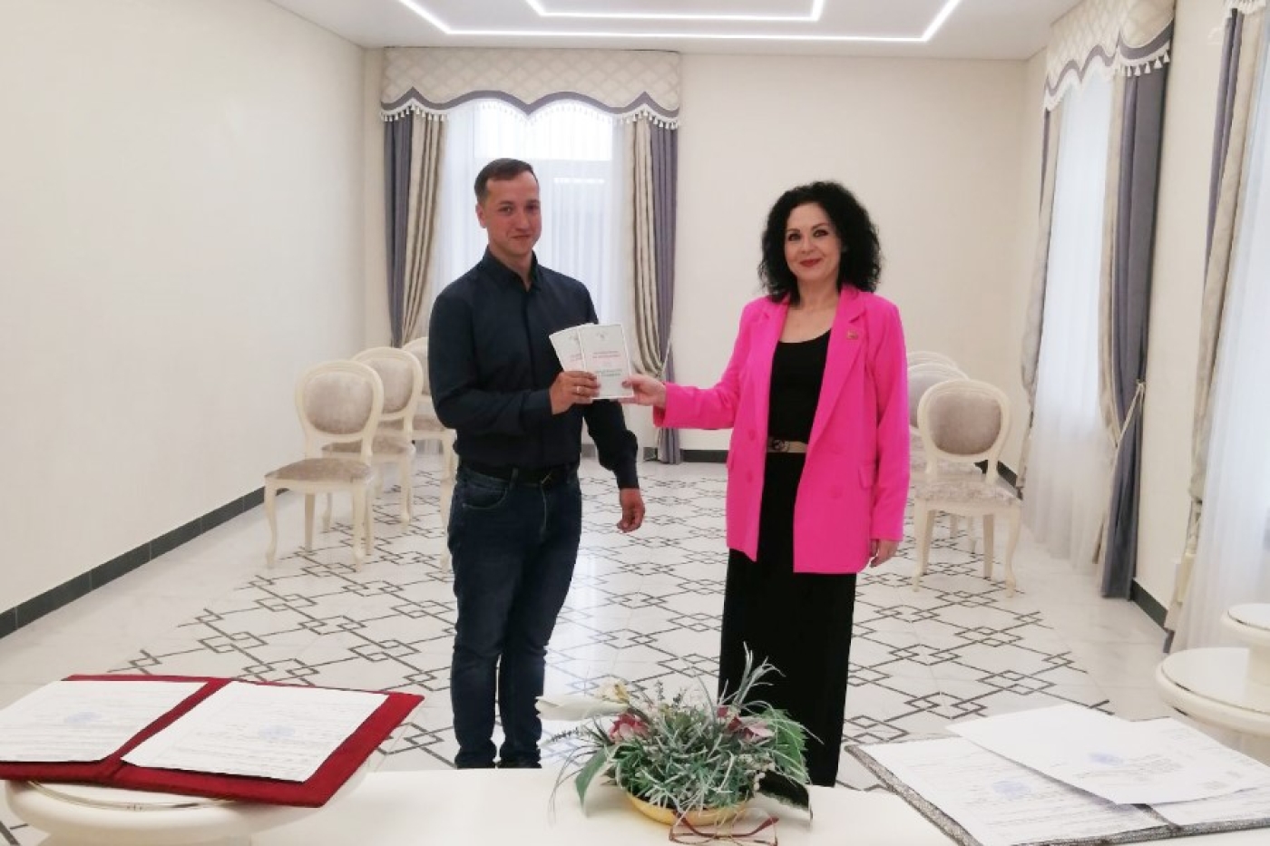 Двойное счастье в День семьи: в Березино зарегистрирована рождение двойни!