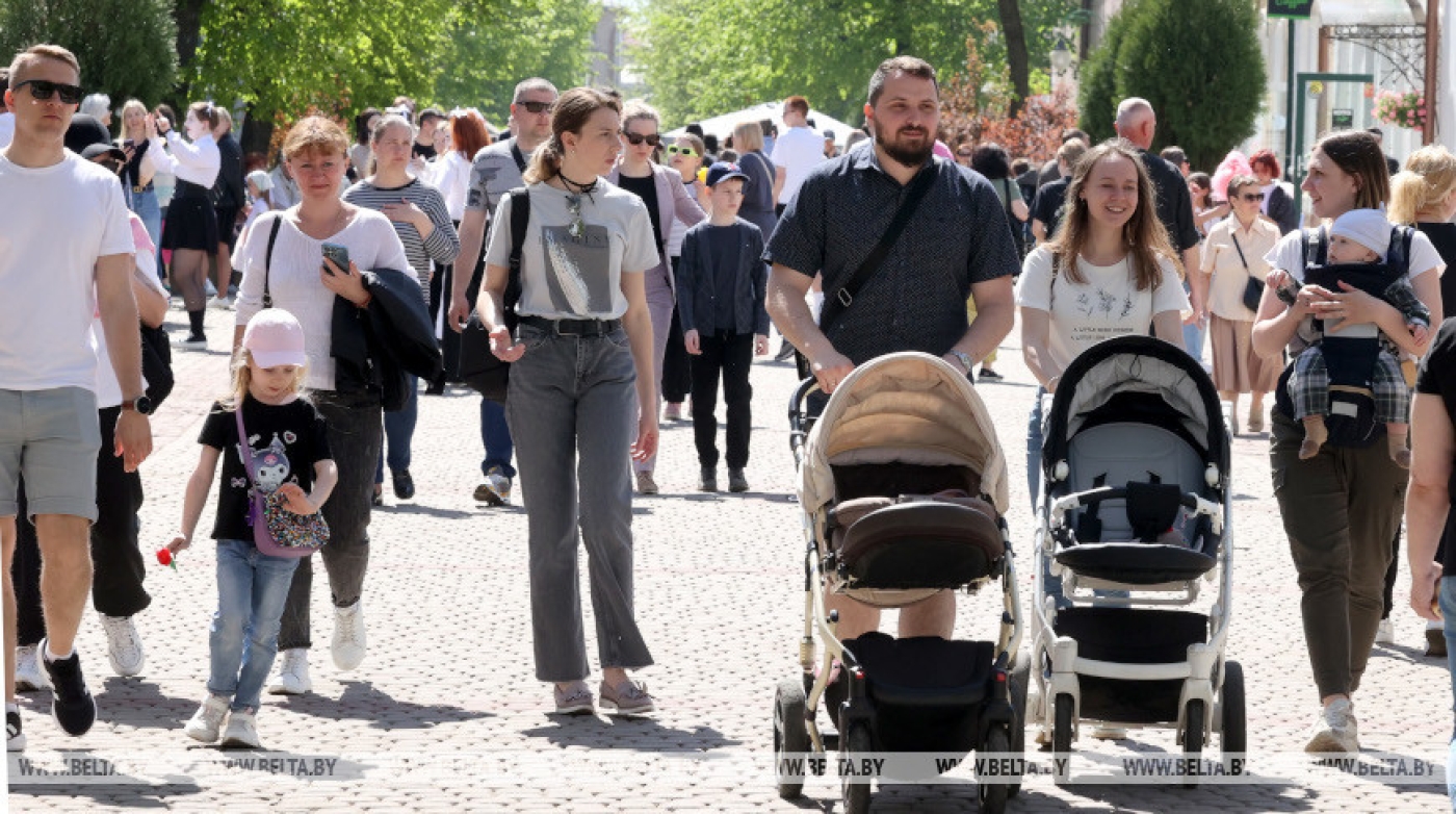 "Созданы все условия". Председатель ассоциации многодетных родителей о роли семьи и помощи государства
