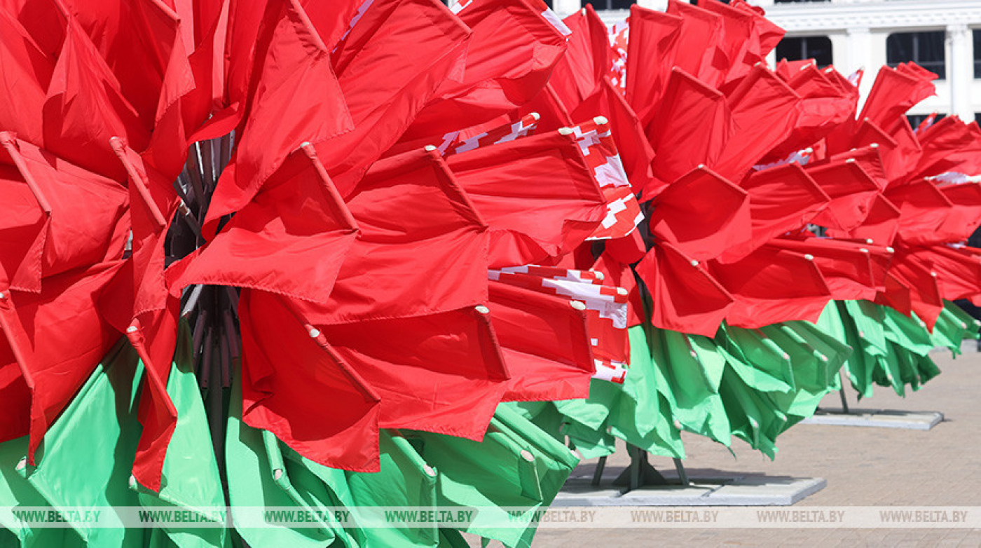 Лукашенко: служить нашей национальной идее мы все должны и словом, и делом