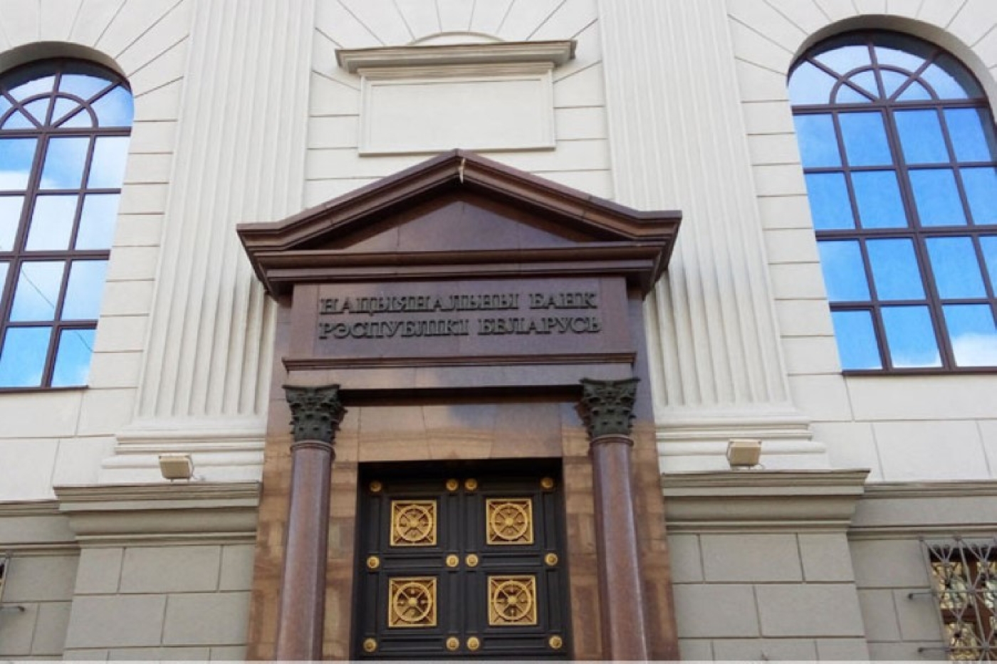 Нацбанк в 2026 году планирует выпустить в обращение 18 памятных монет