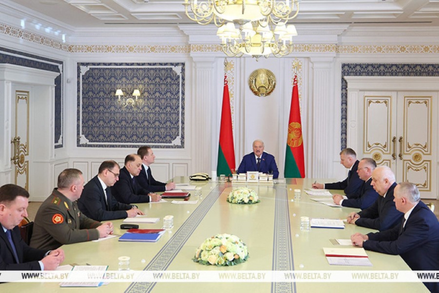 Лукашенко заявил о необходимости дальнейшего укрепления обороноспособности Беларуси