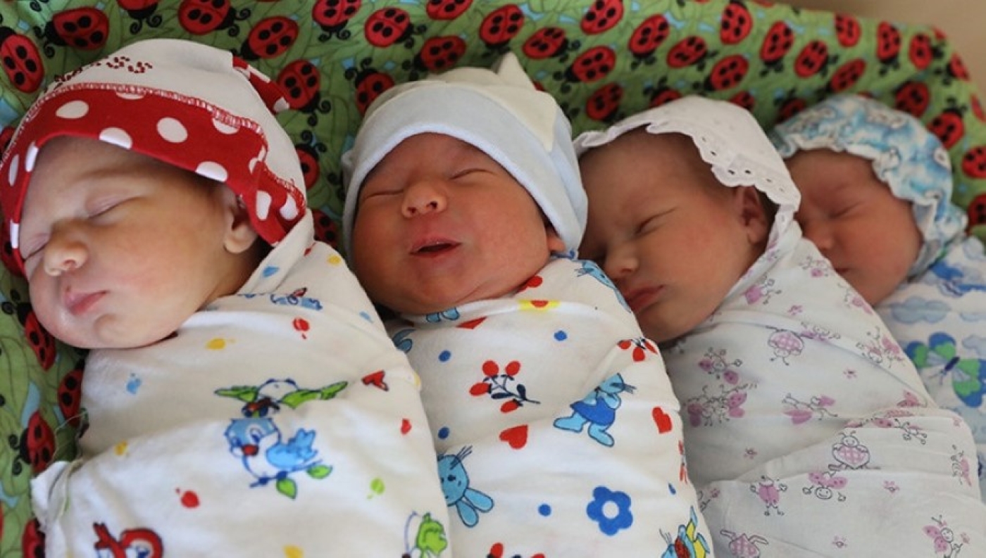 Как государство поддерживает семьи при рождении двоих и более детей, рассказали в Минтруда