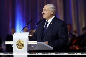 Лукашенко про Год белорусской женщины: впервые выбрали не просто тему года, а его символ