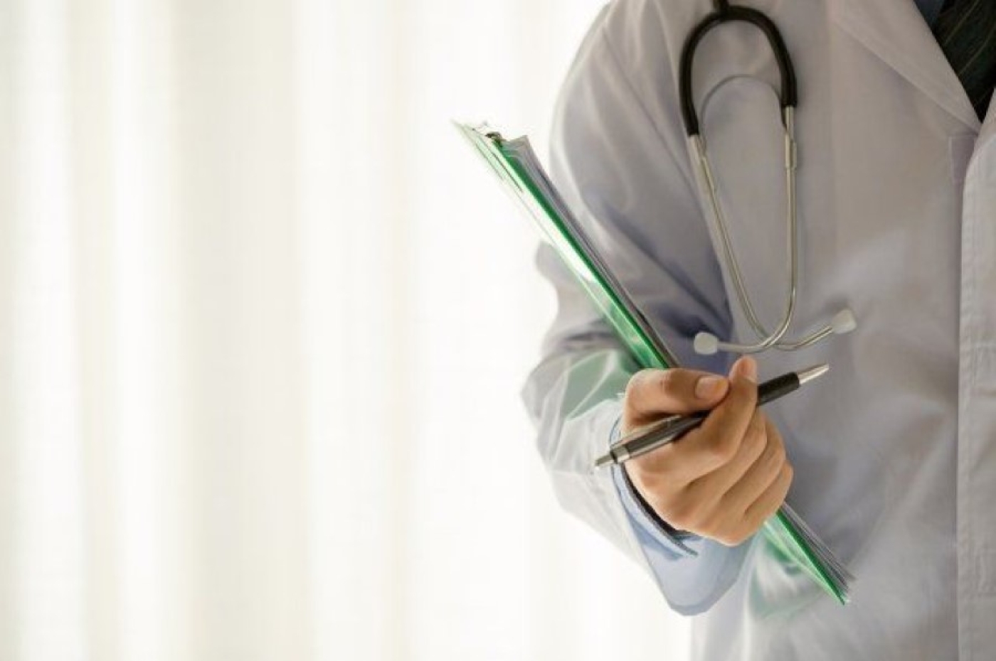 Минздрав озвучил среднюю зарплату врачей в Беларуси