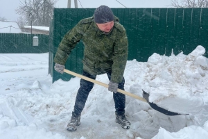 Руководство района вышло на расчистку снега