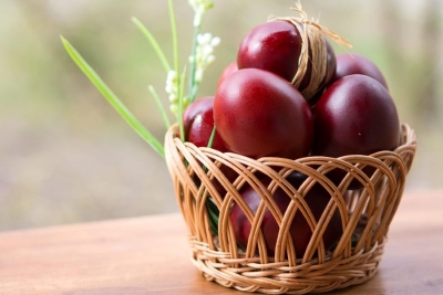 Чем нельзя красить яйца к Пасхе, рассказала врач