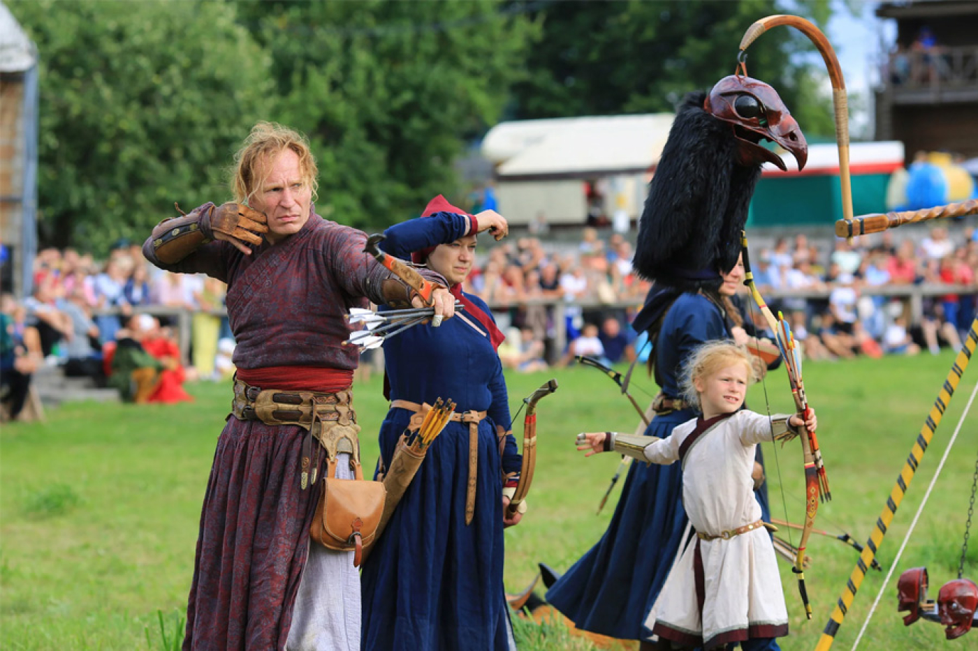 Штурм замка, тактические бугурты и файер-шоу: "Рыцарский фест"