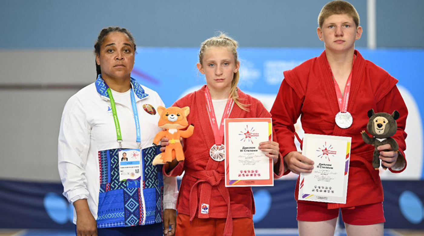 Белорусские самбисты завоевали три медали на играх "Дети Приморья"