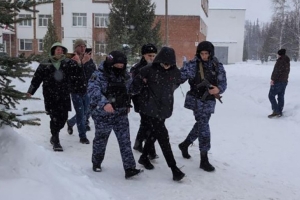 Девятиклассник открыл стрельбу в гимназии Уфы