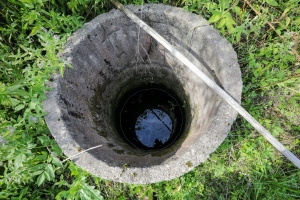 Мужчина утонул в неэксплуатируемом питьевом колодце в Островецком районе