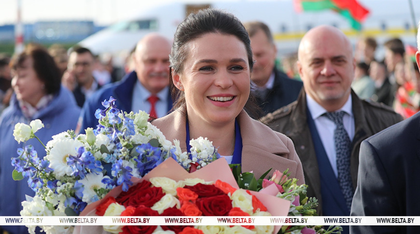 "Марина - большая молодец!". Первая белорусская космонавтка прилетела домой