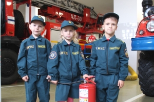 «Искорки» безопасности: юные спасатели учат детей и взрослых правилам безопасности