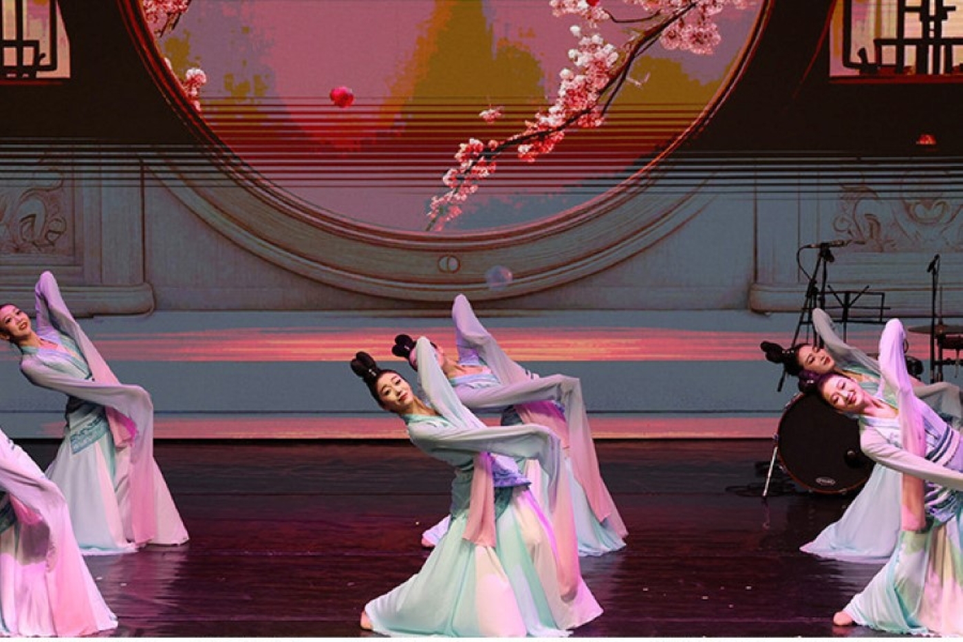 Китайские танцы и боевые искусства. В Минске прошел концерт к Празднику весны