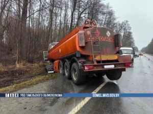 Под Речицей Toyota попала в лобовое ДТП с бензовозом