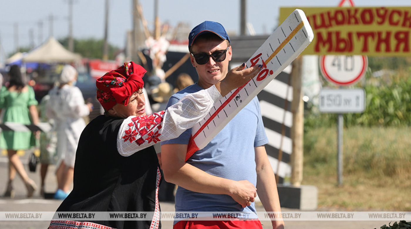 Автюковская таможня и "швэнданне па падворках" будут ожидать гостей фестиваля юмора