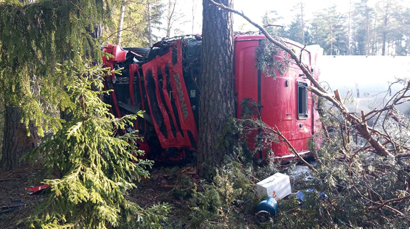 В Быховском районе перевернулась автоцистерна с сжиженным газом