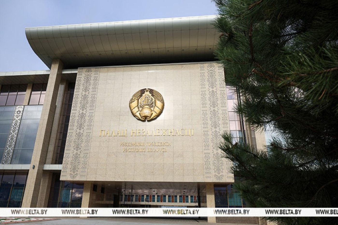 Лукашенко указал на милитаризацию западных стран и необходимость актуализировать оборонные действия